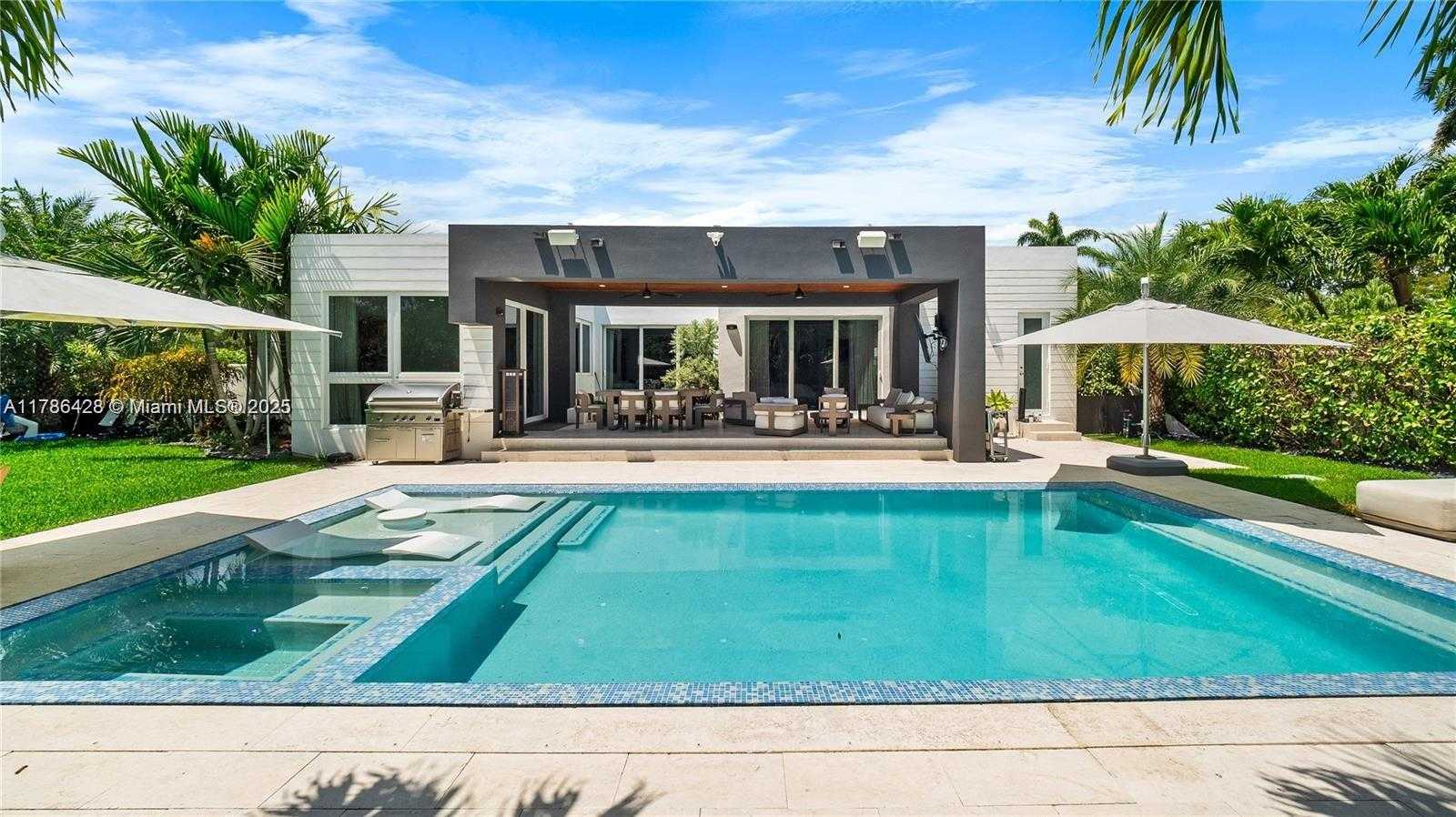 Small Image of 10603 NORTH EAST 11TH AVE, Miami Shores Number 61