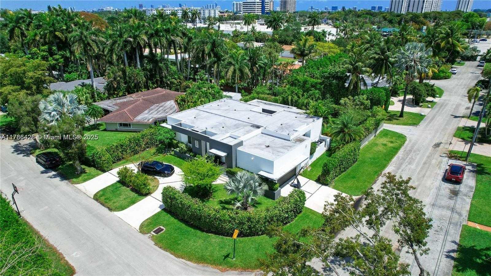 Small Image of 10603 NORTH EAST 11TH AVE, Miami Shores Number 66