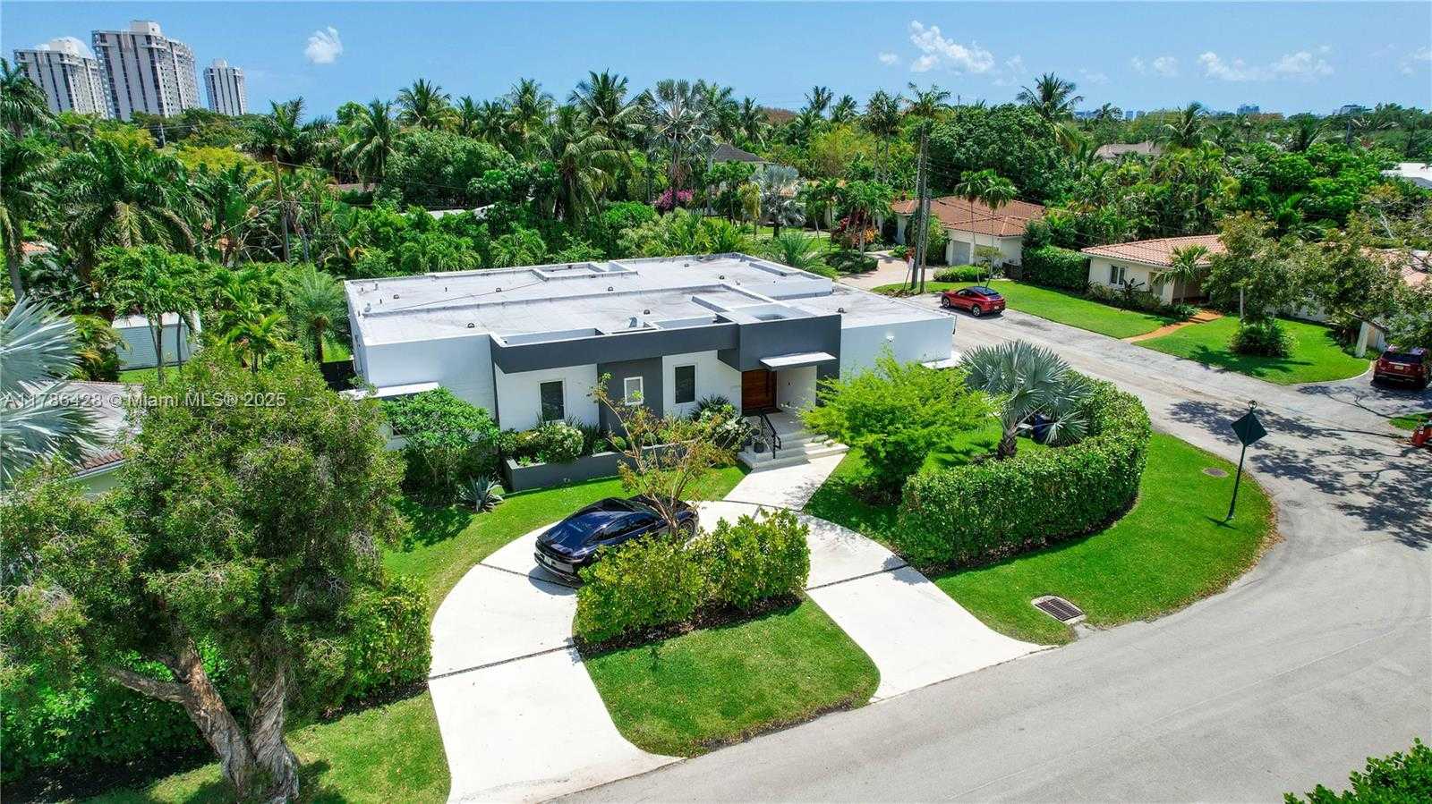 Small Image of 10603 NORTH EAST 11TH AVE, Miami Shores Number 7