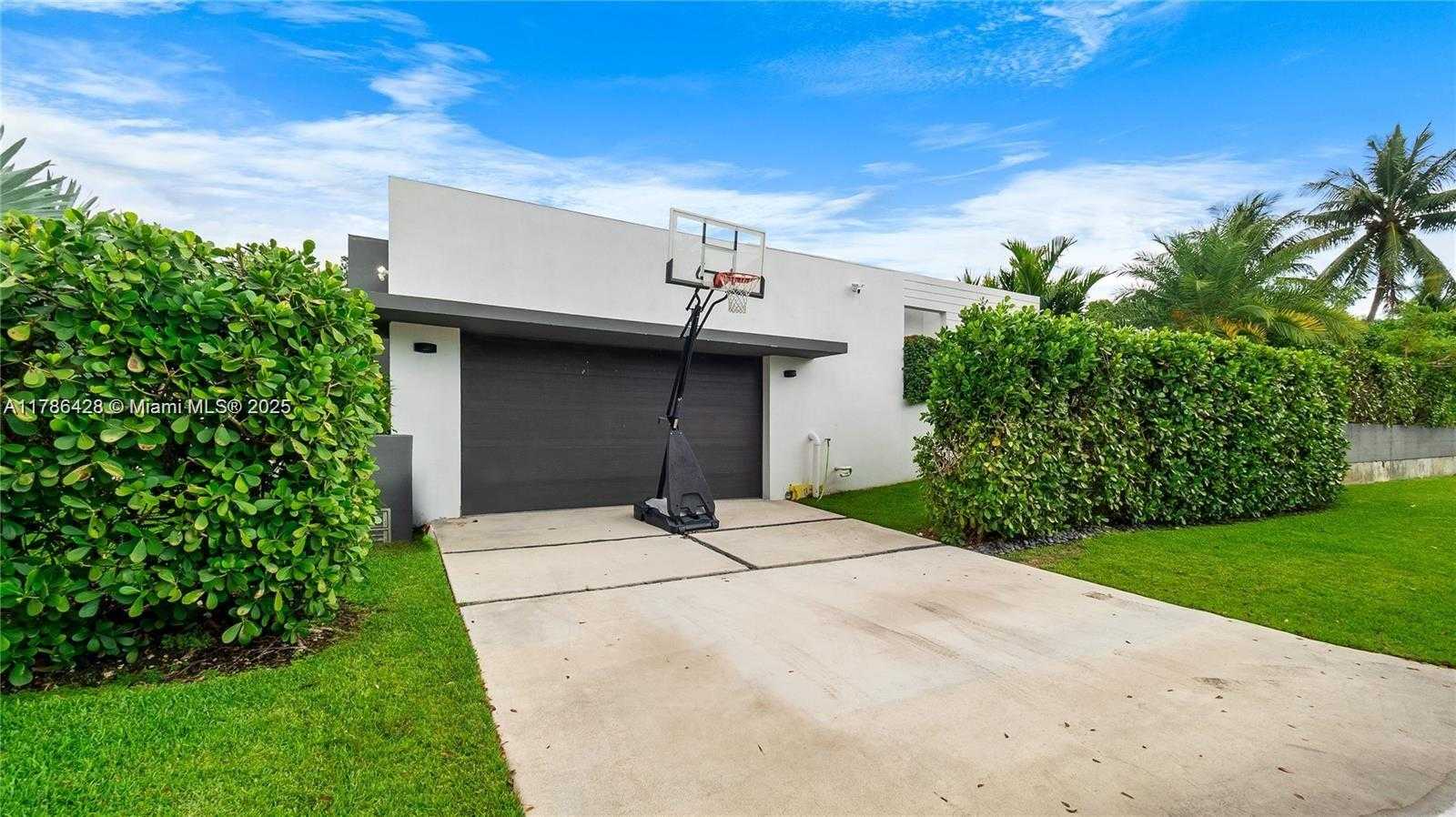 Small Image of 10603 NORTH EAST 11TH AVE, Miami Shores Number 73