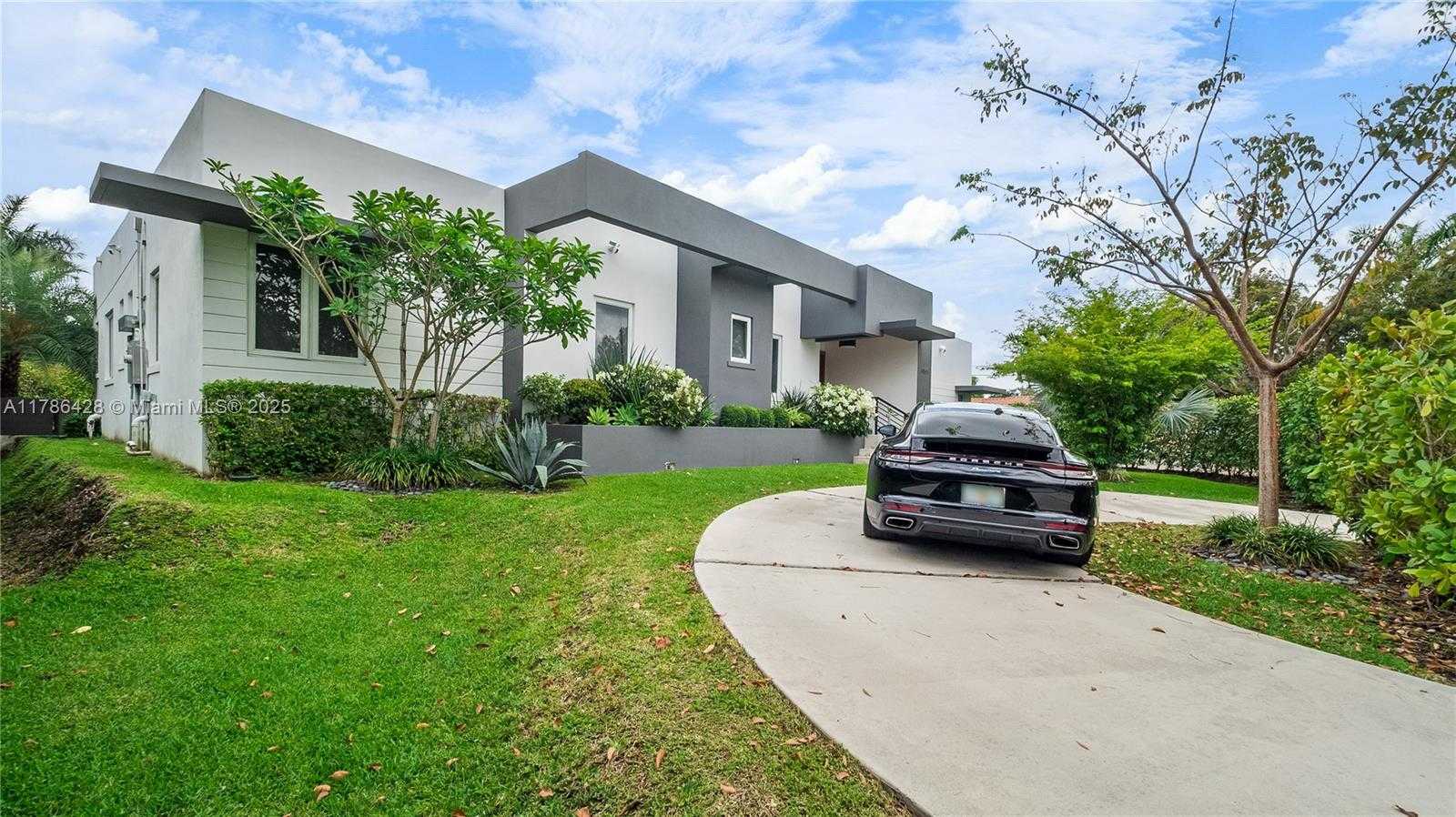 Small Image of 10603 NORTH EAST 11TH AVE, Miami Shores Number 9