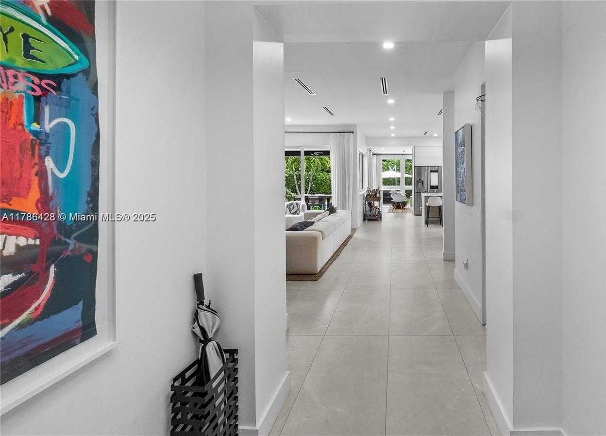 Small Image of 10603 NORTH EAST 11TH AVE, Miami Shores Number 92