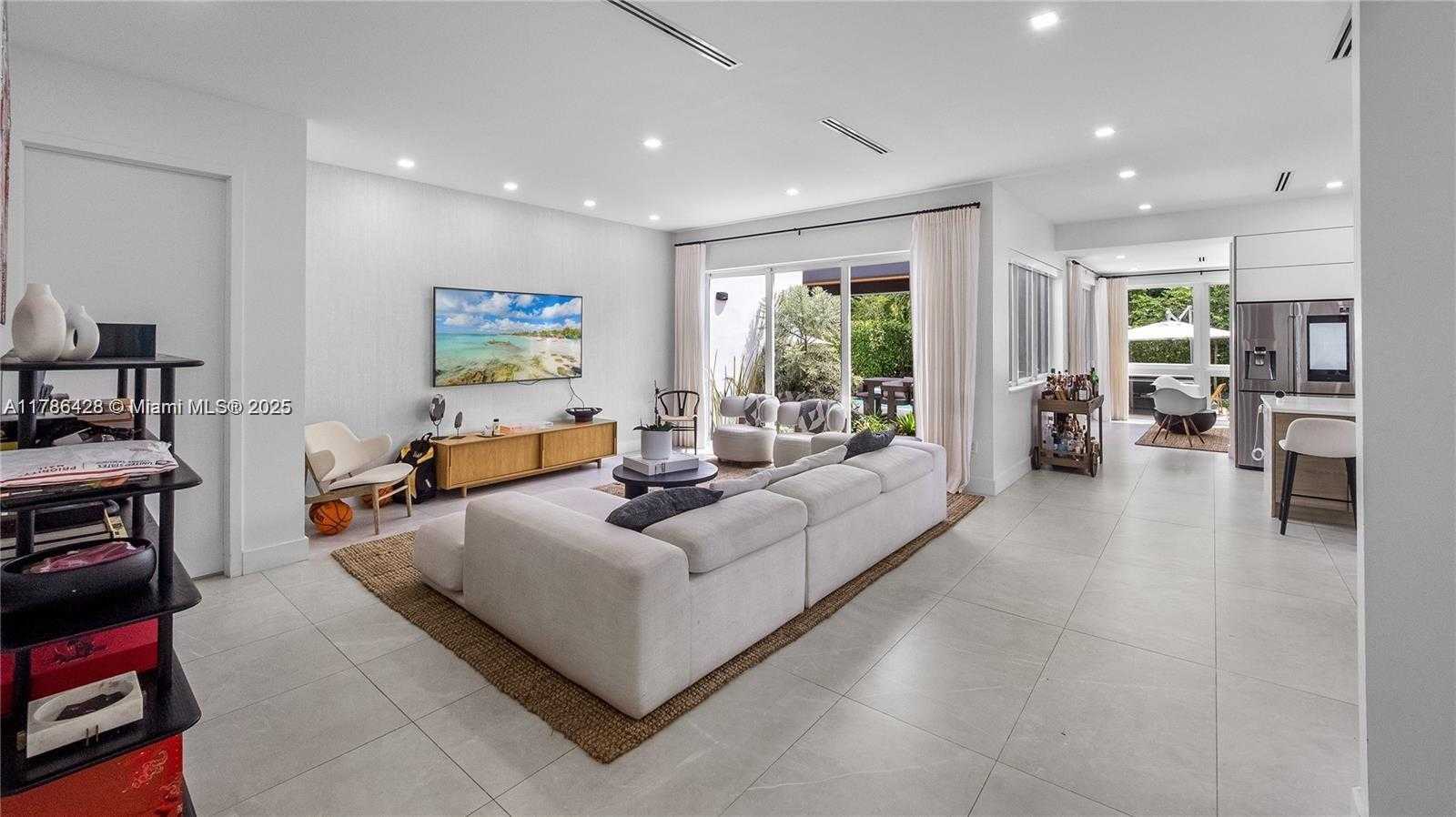 Small Image of 10603 NORTH EAST 11TH AVE, Miami Shores Number 93