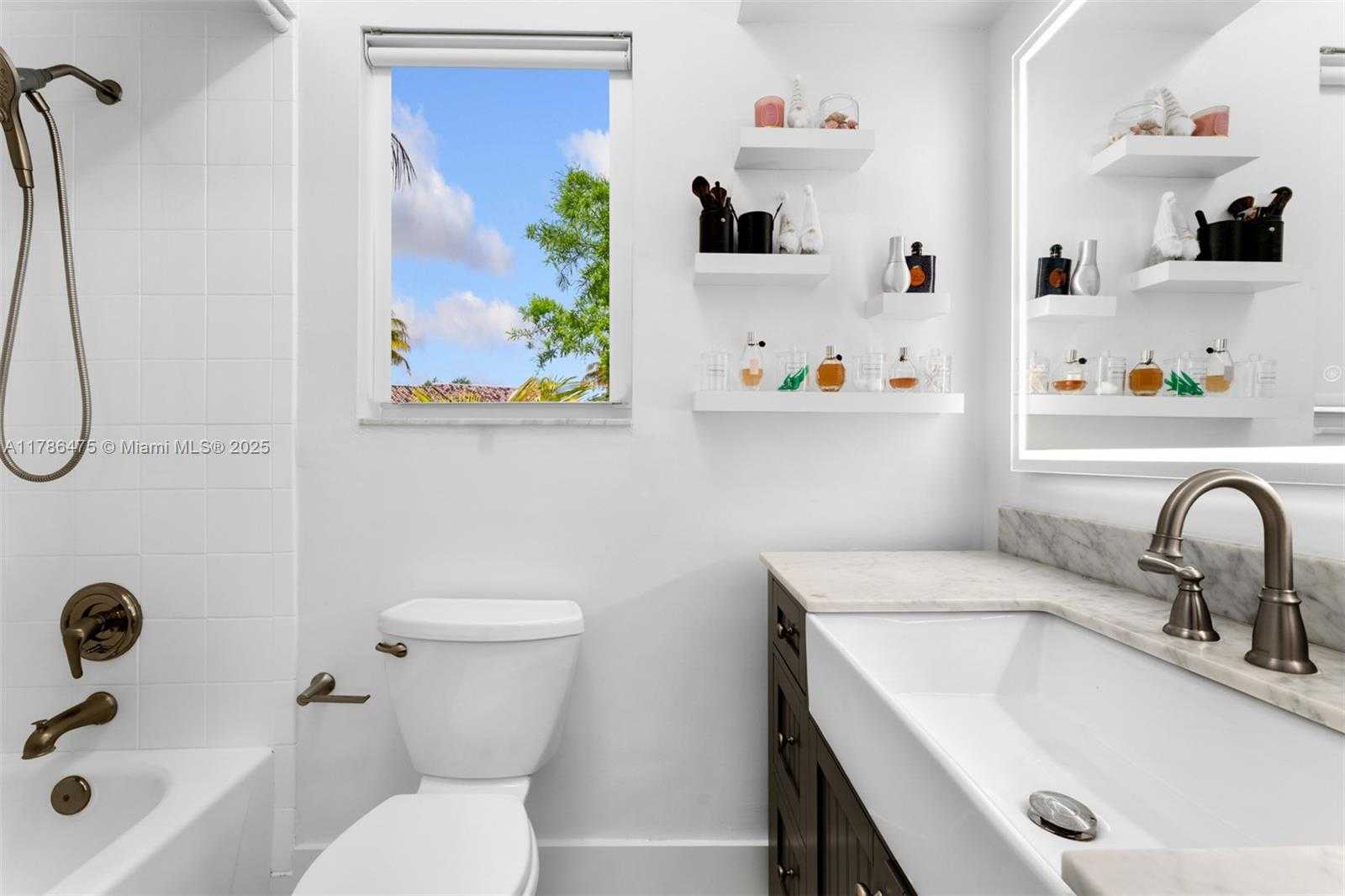 Small Image of 8820 SOUTH WEST 104TH ST, Miami Number 13