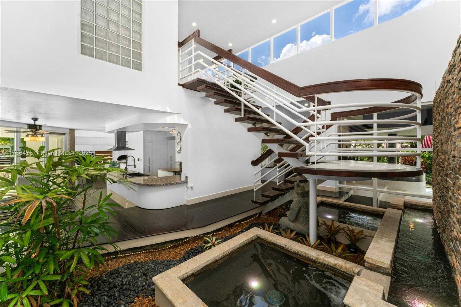 Small Image of 8820 SOUTH WEST 104TH ST, Miami Number 14