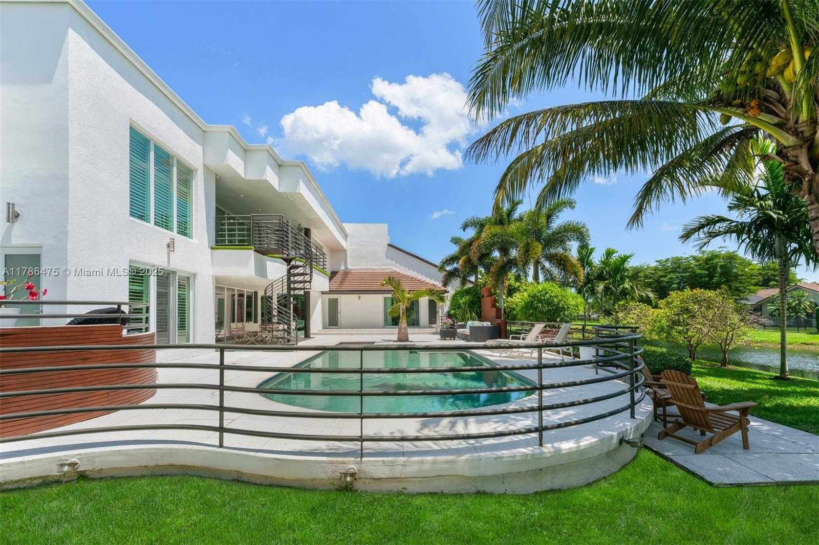 Small Image of 8820 SOUTH WEST 104TH ST, Miami Number 29