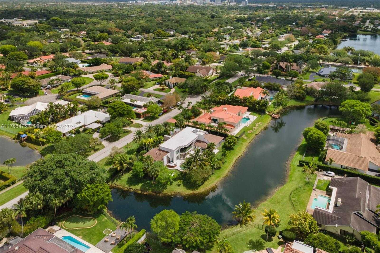 Small Image of 8820 SOUTH WEST 104TH ST, Miami Number 36