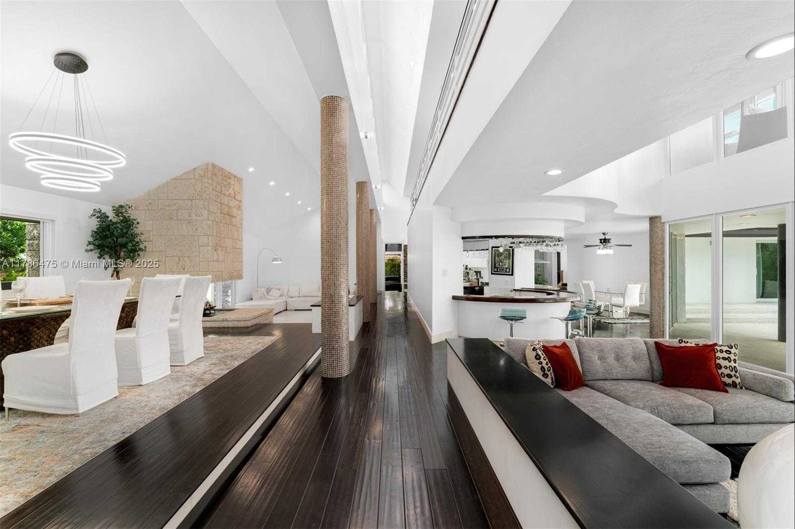 Small Image of 8820 SOUTH WEST 104TH ST, Miami Number 4