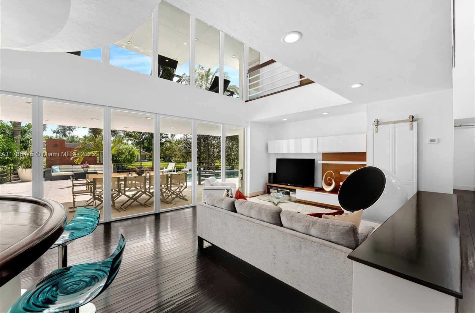 Small Image of 8820 SOUTH WEST 104TH ST, Miami Number 6