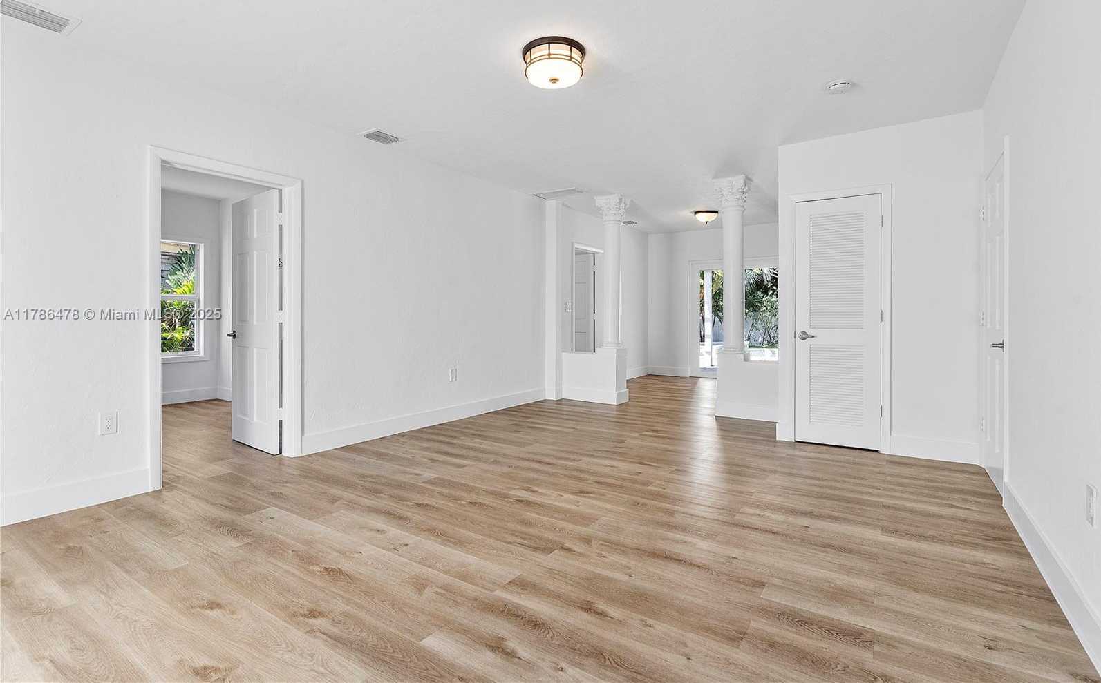 Small Image of 8934 HARDING AVE, Surfside Number 11
