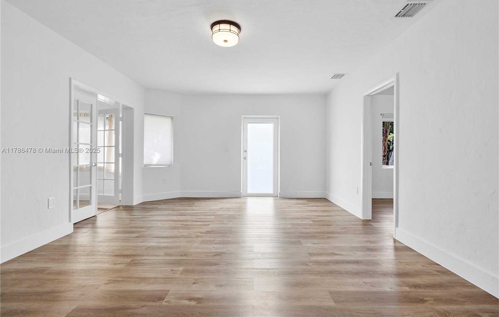 Small Image of 8934 HARDING AVE, Surfside Number 15