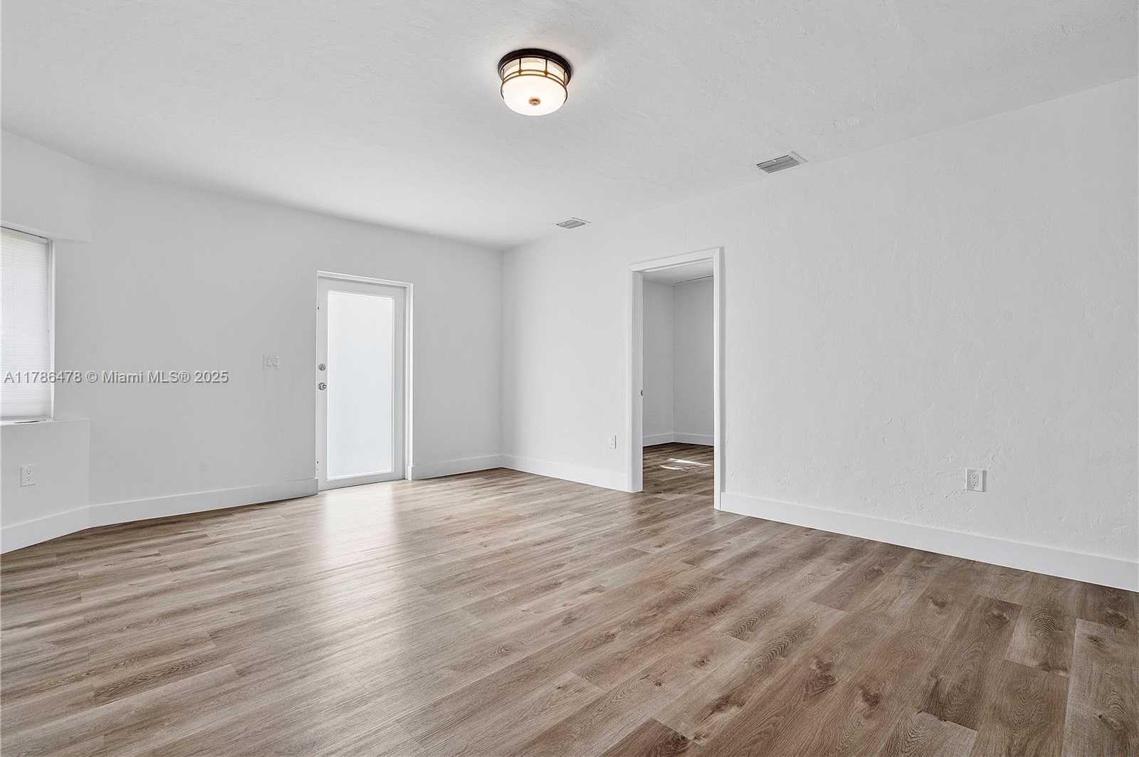 Small Image of 8934 HARDING AVE, Surfside Number 16