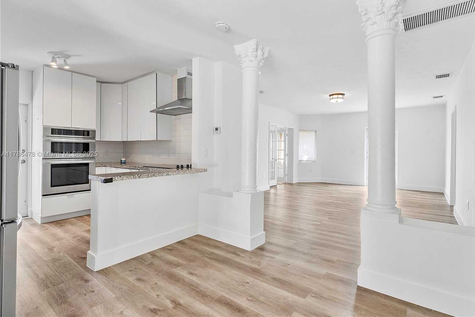 Small Image of 8934 HARDING AVE, Surfside Number 19