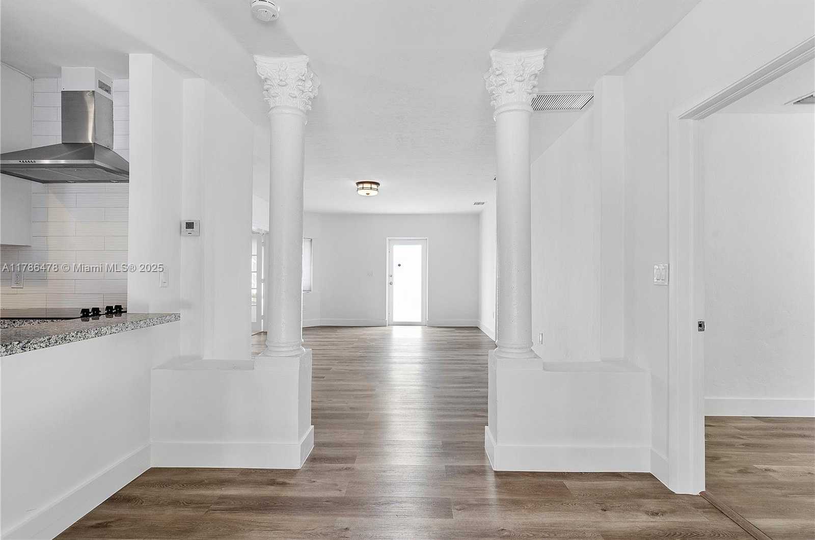 Small Image of 8934 HARDING AVE, Surfside Number 20