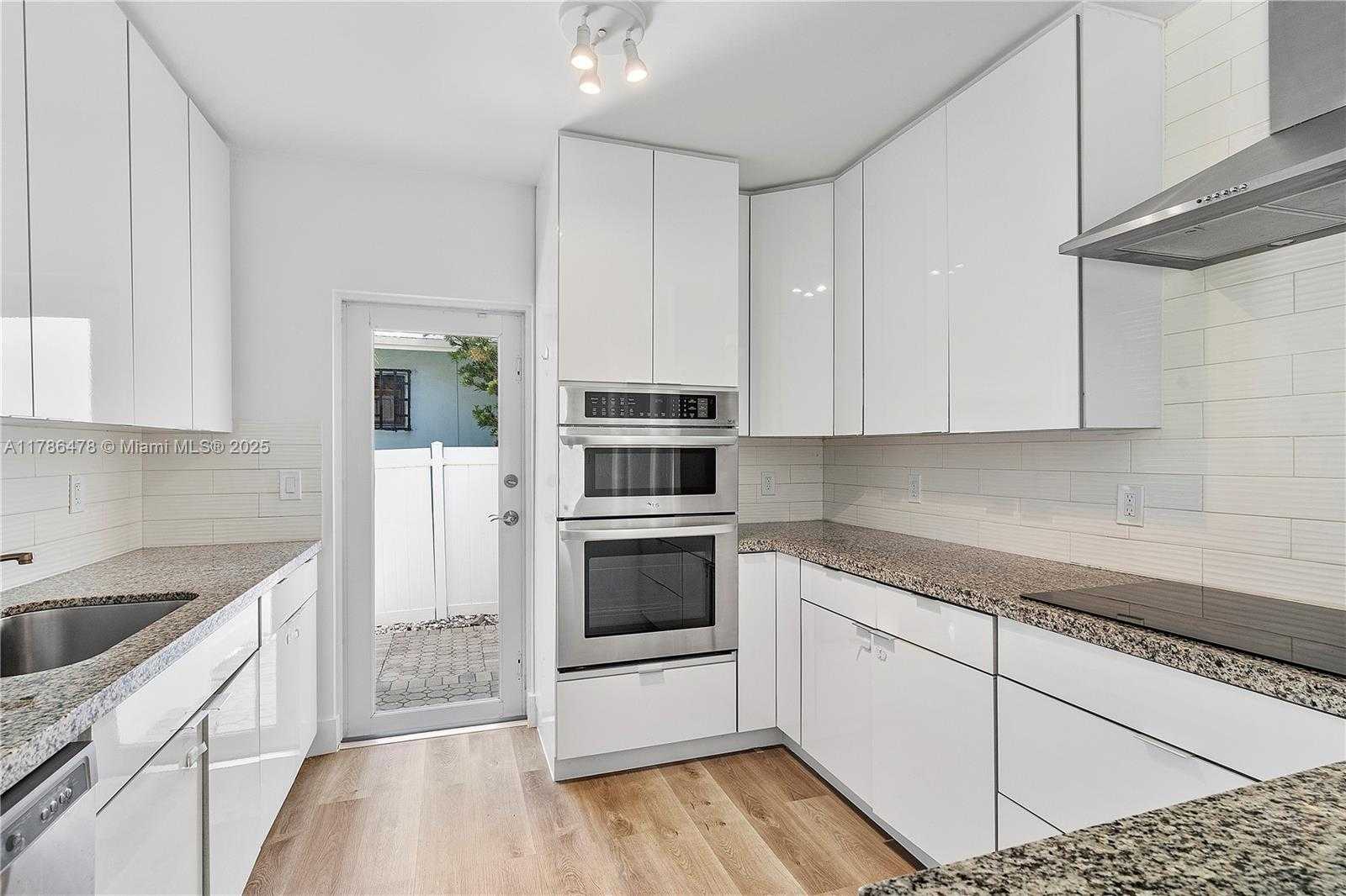 Small Image of 8934 HARDING AVE, Surfside Number 27