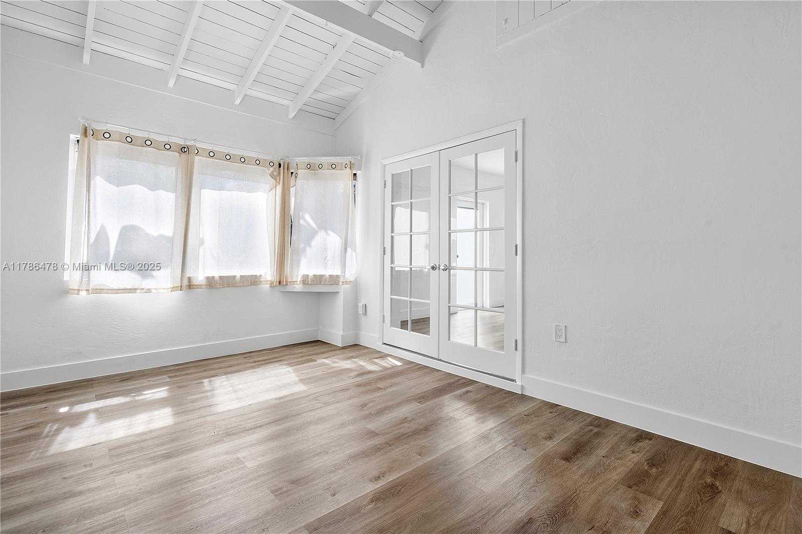Small Image of 8934 HARDING AVE, Surfside Number 31
