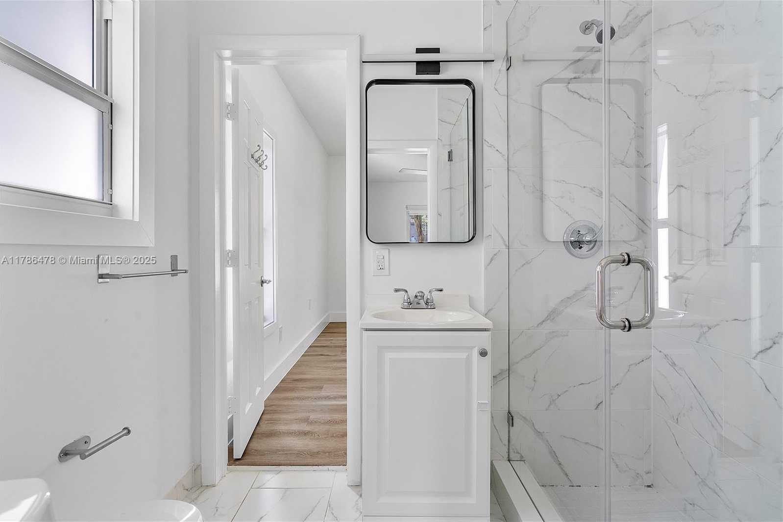 Small Image of 8934 HARDING AVE, Surfside Number 34