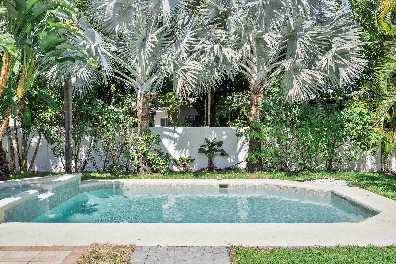 Small Image of 8934 HARDING AVE, Surfside Number 36