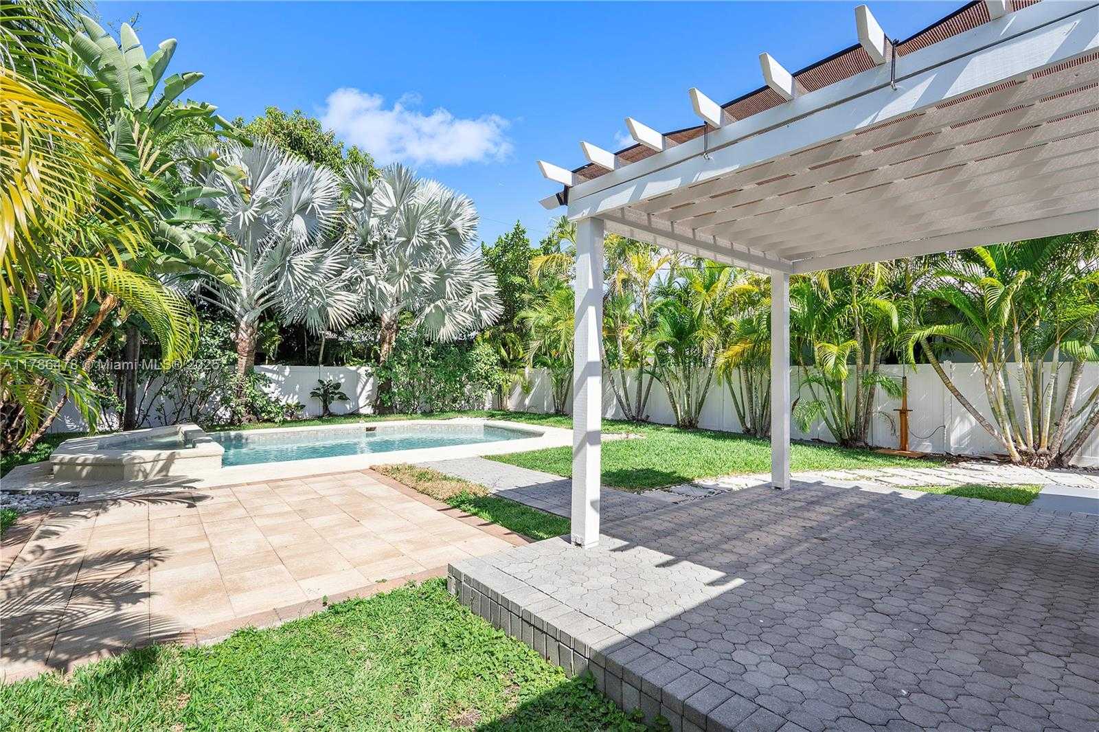 Small Image of 8934 HARDING AVE, Surfside Number 37