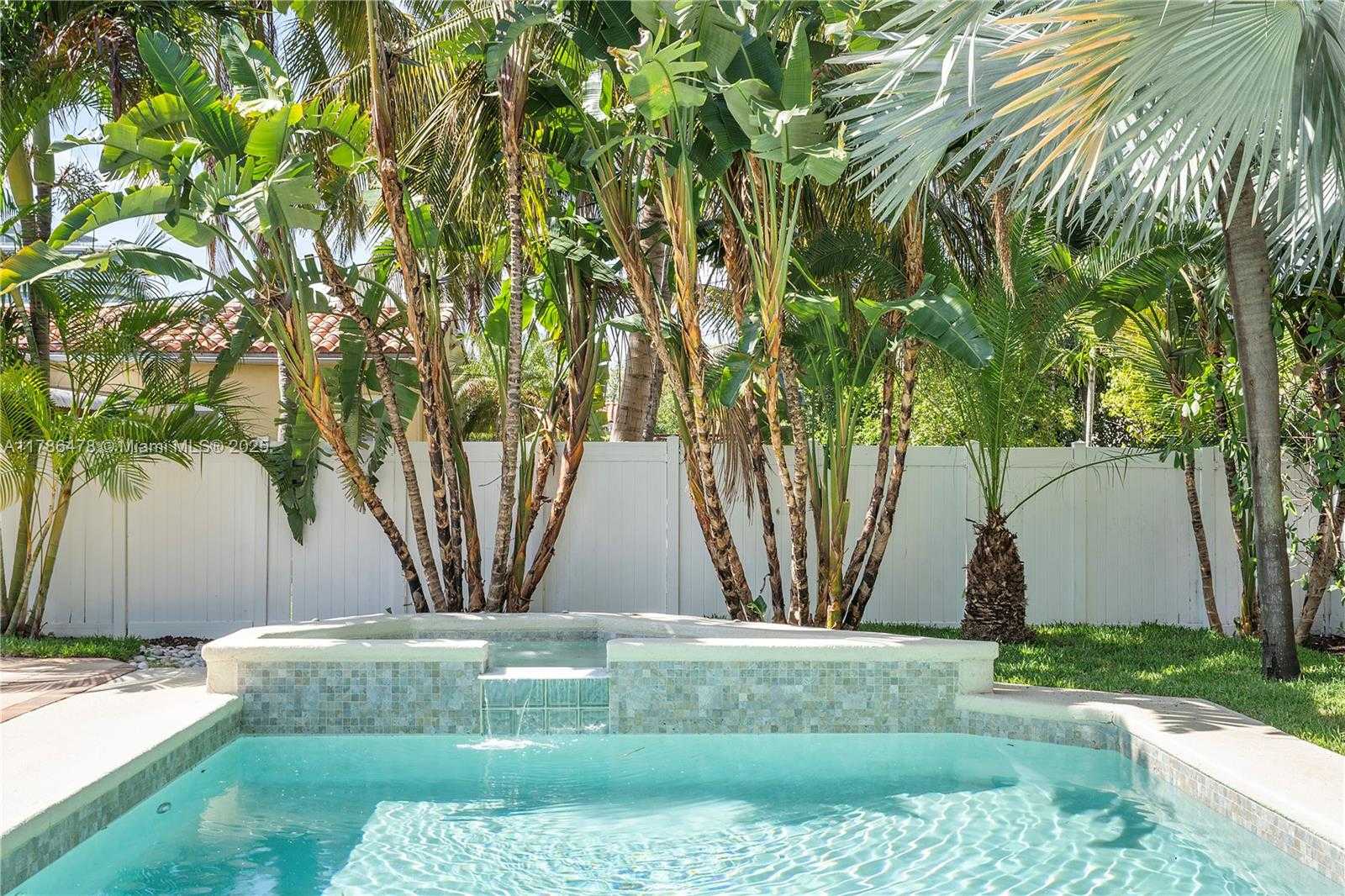 Small Image of 8934 HARDING AVE, Surfside Number 39