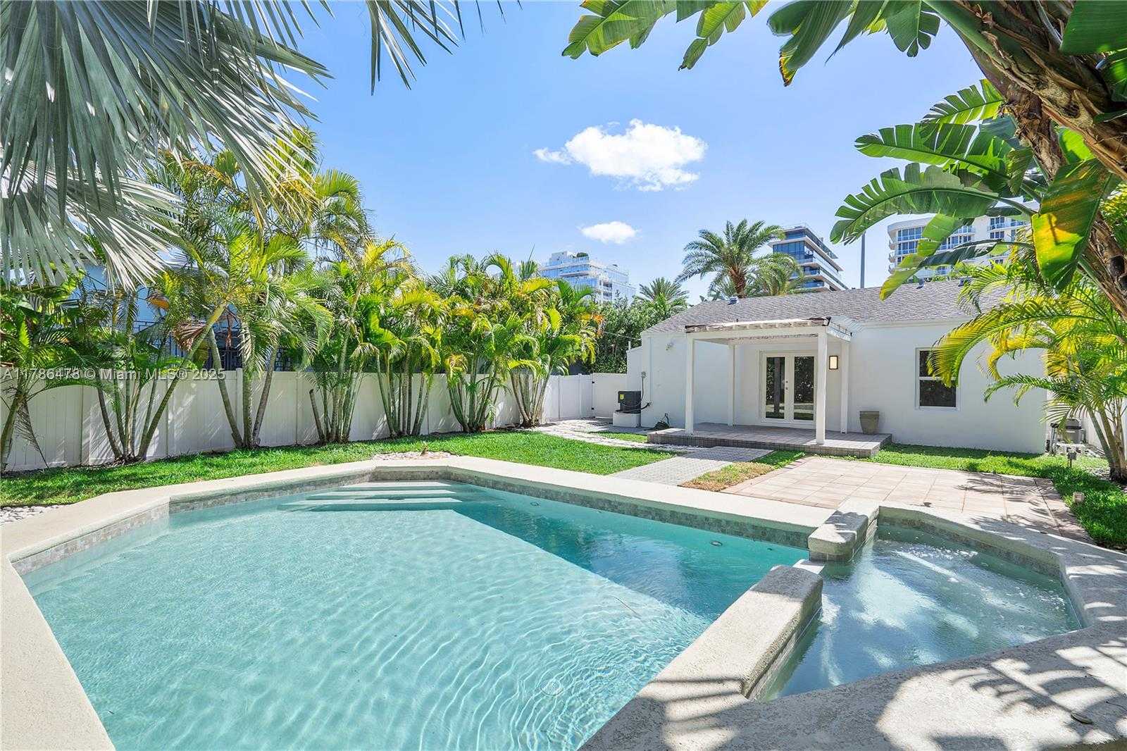 Small Image of 8934 HARDING AVE, Surfside Number 42