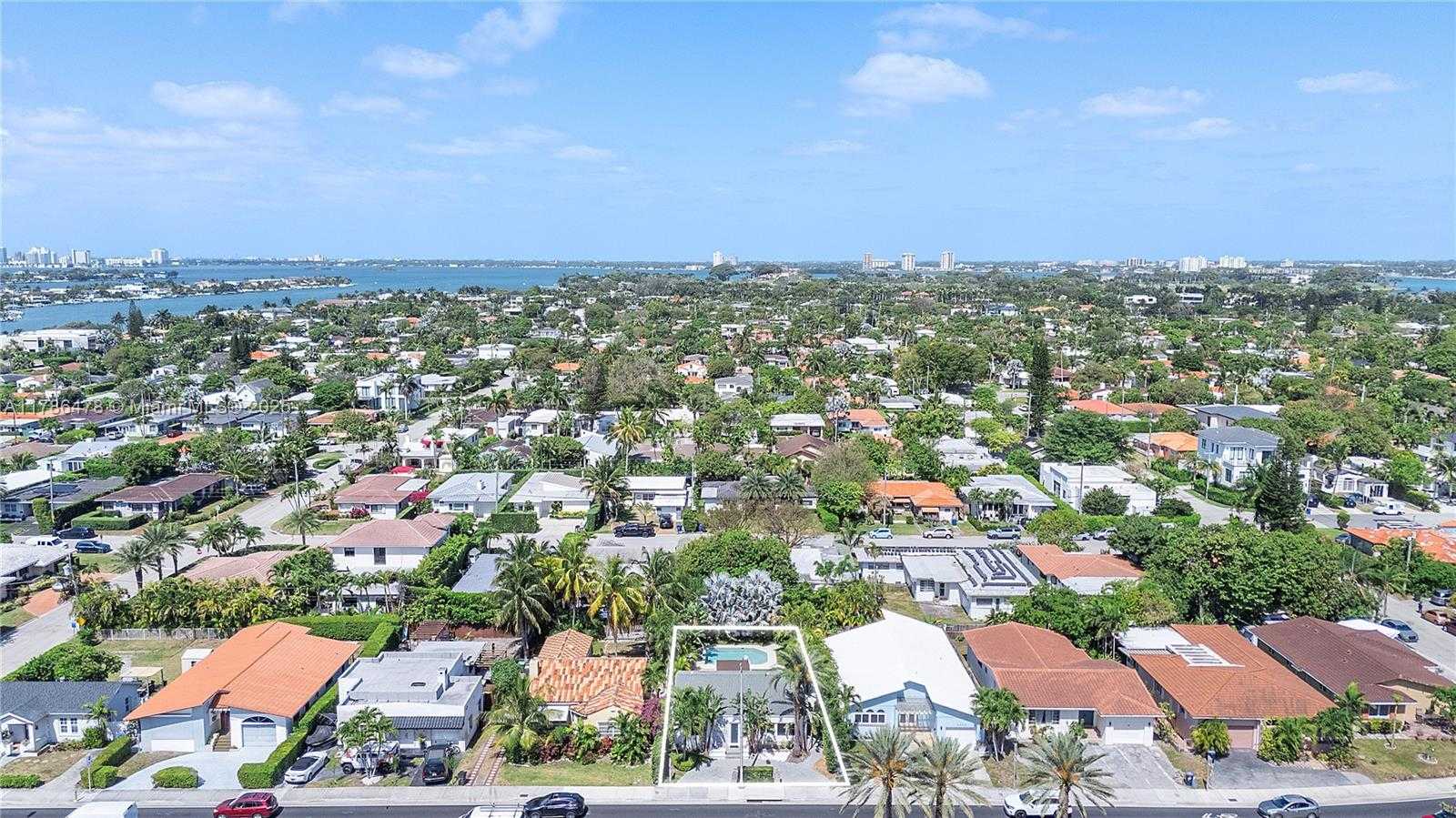 Small Image of 8934 HARDING AVE, Surfside Number 50