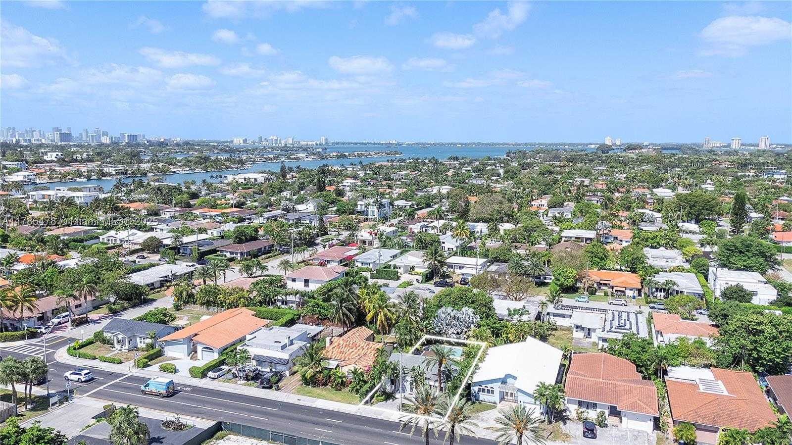 Small Image of 8934 HARDING AVE, Surfside Number 52