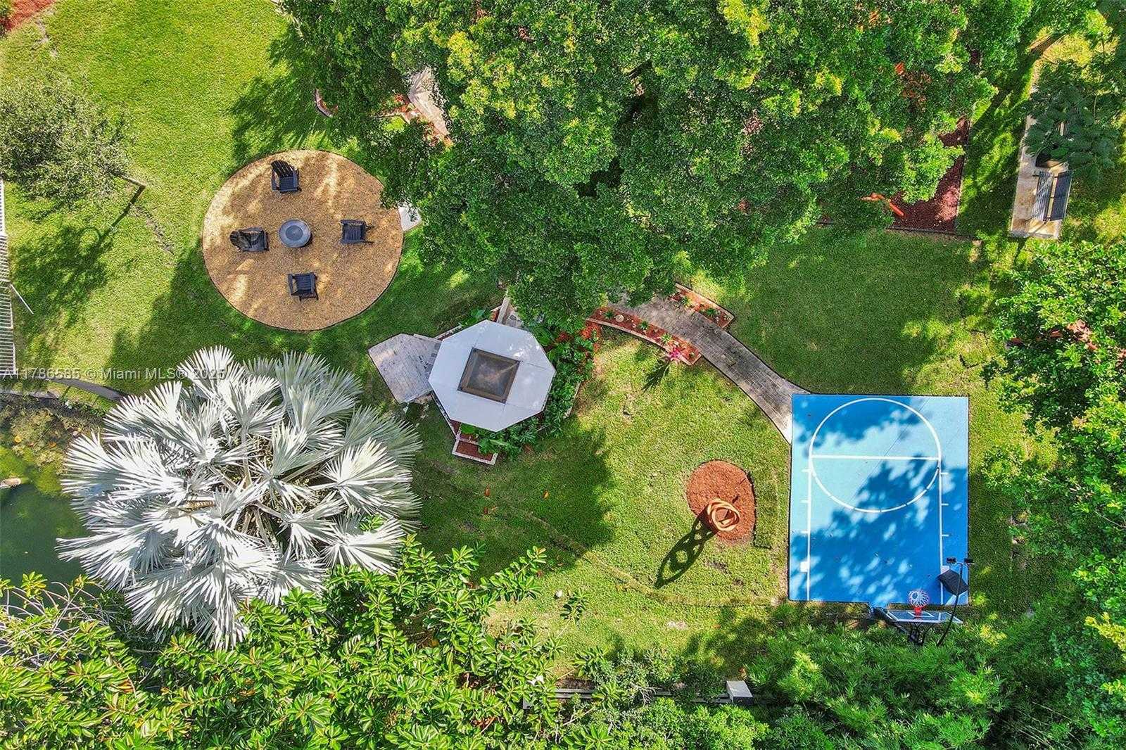 Small Image of 11155 SOUTH WEST 40TH ST, Davie Number 3