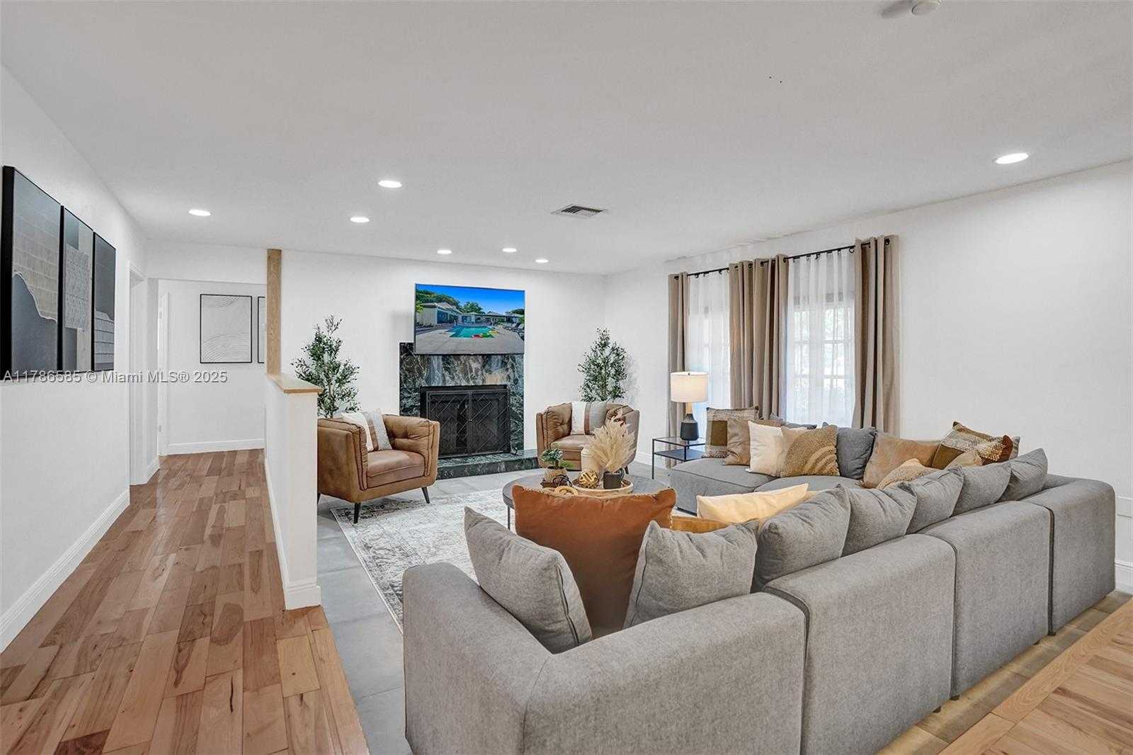 Small Image of 11155 SOUTH WEST 40TH ST, Davie Number 9