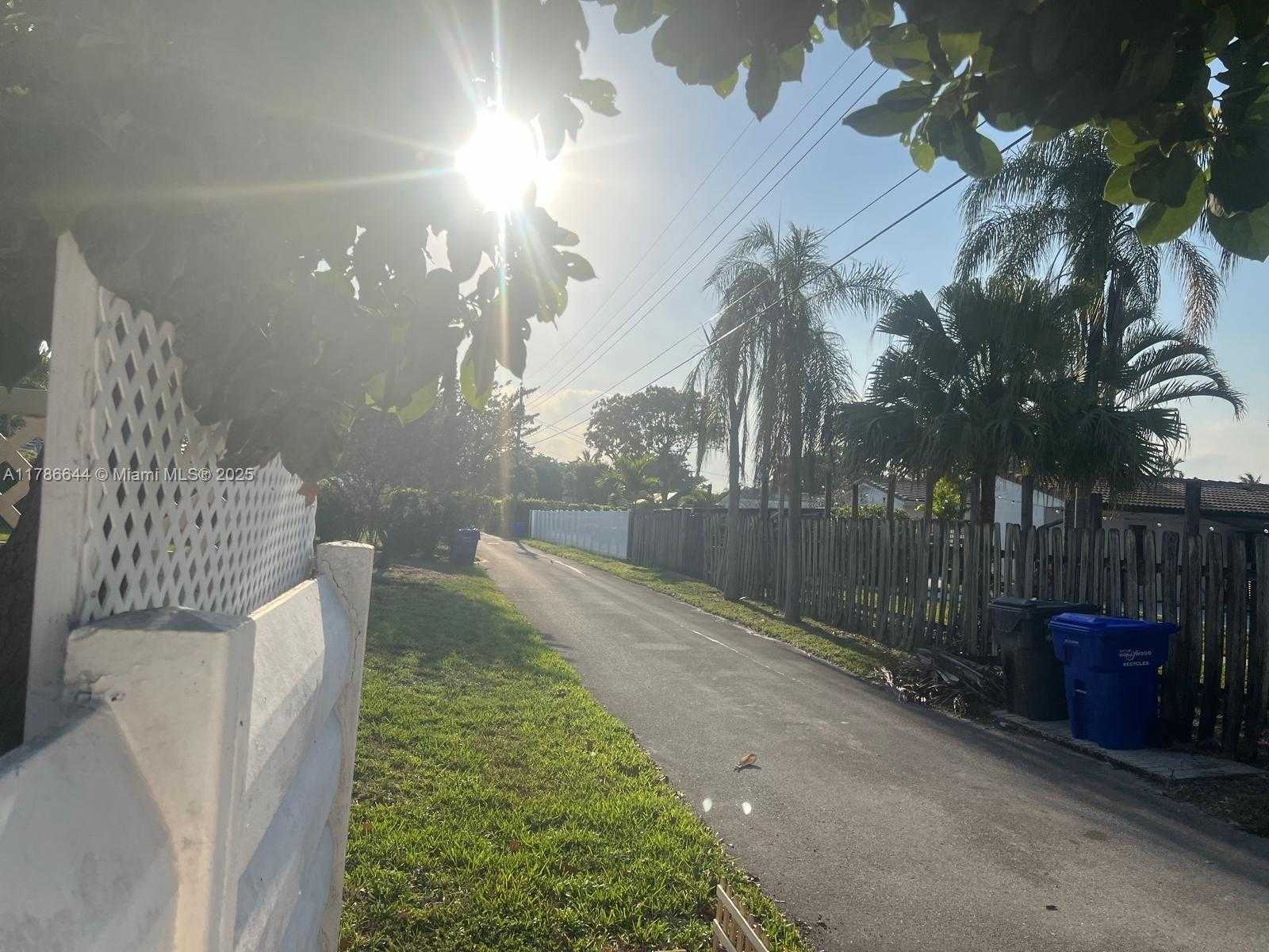 Small Image of 5001 MADISON ST, Hollywood Number 27