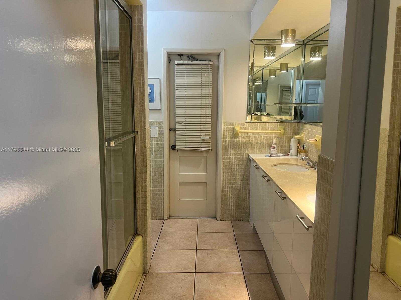 Small Image of 5001 MADISON ST, Hollywood Number 36
