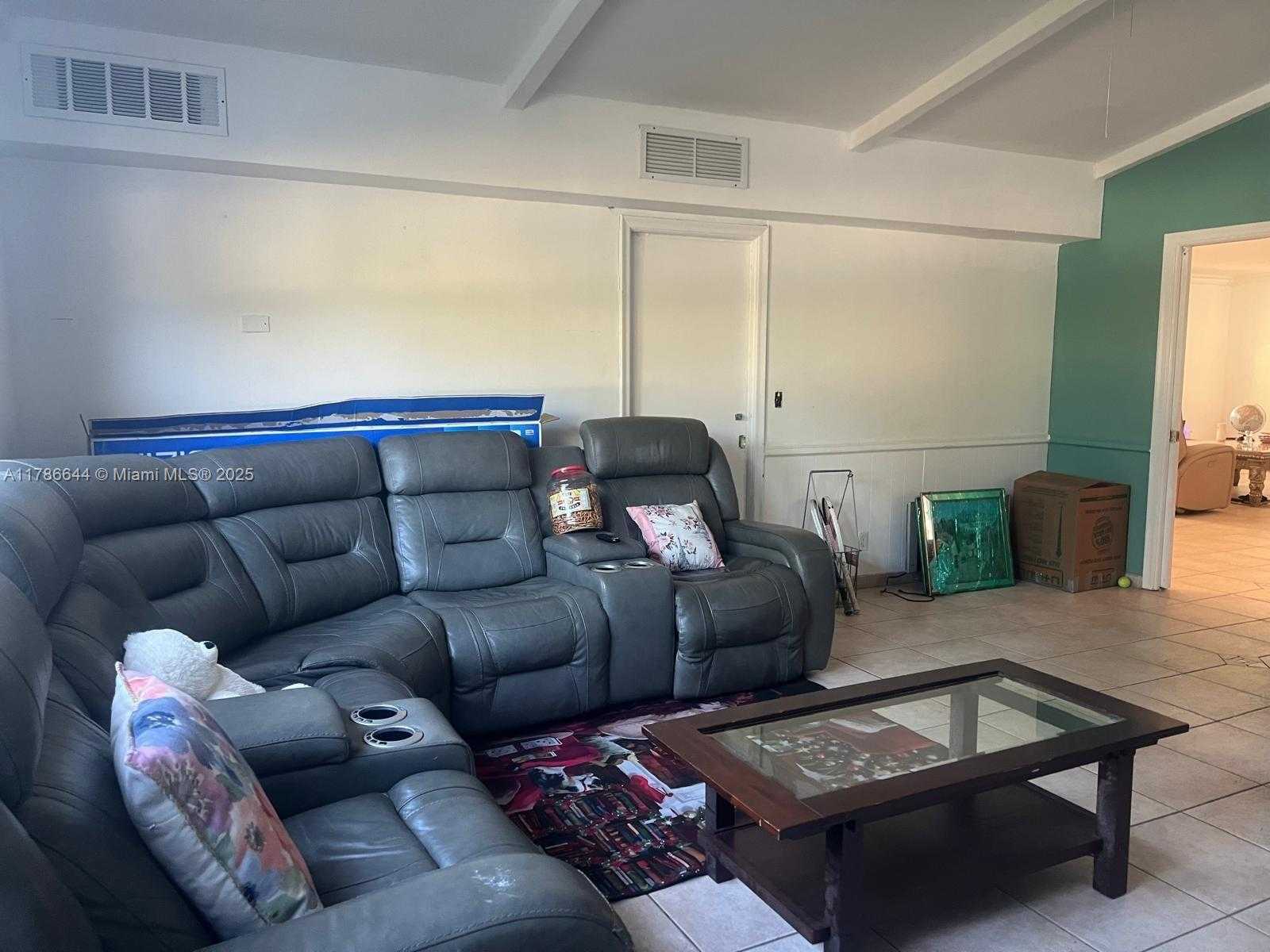Small Image of 5001 MADISON ST, Hollywood Number 7