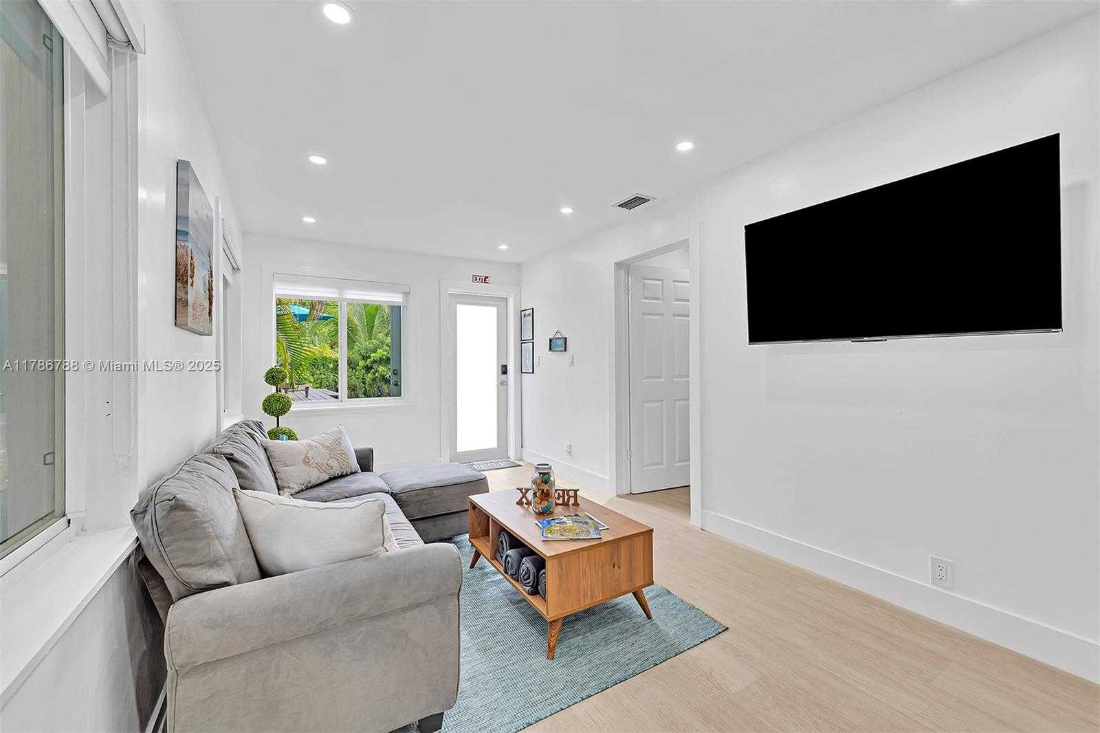Small Image of 1960 RIVERSIDE DR, Fort Lauderdale Number 12