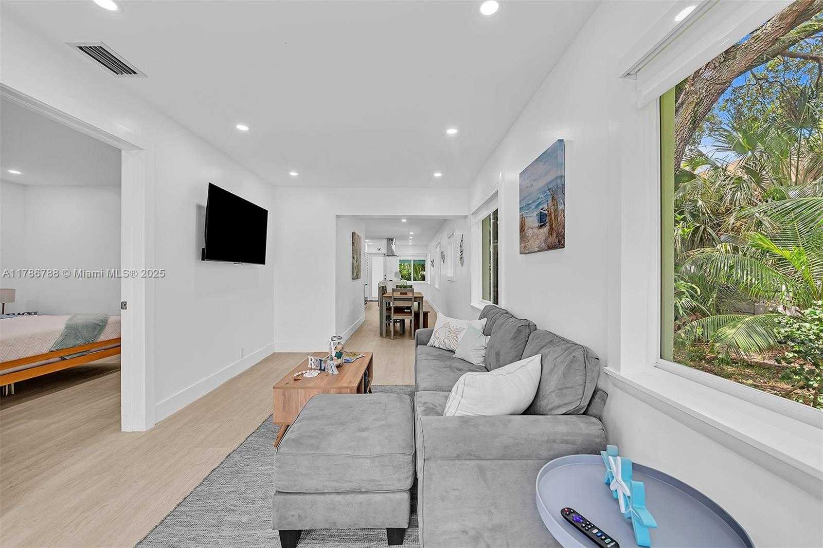 Small Image of 1960 RIVERSIDE DR, Fort Lauderdale Number 15