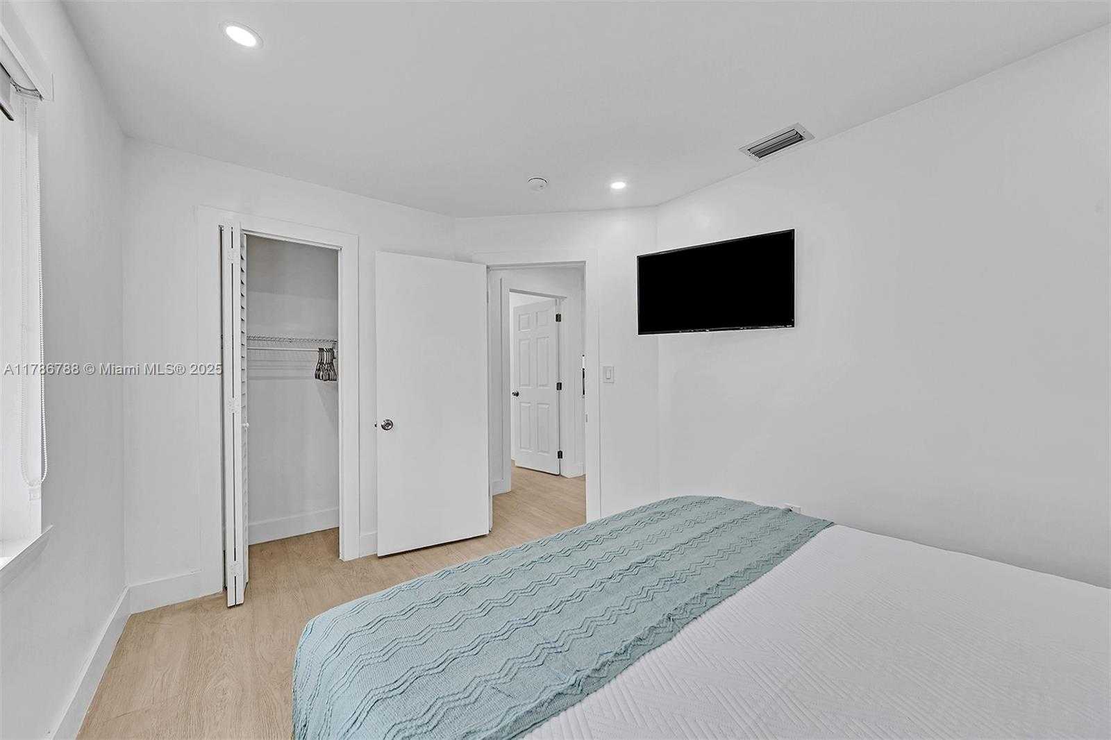 Small Image of 1960 RIVERSIDE DR, Fort Lauderdale Number 44