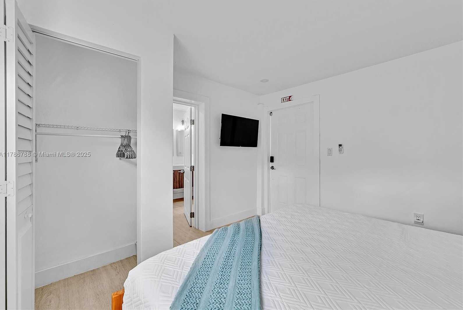 Small Image of 1960 RIVERSIDE DR, Fort Lauderdale Number 9