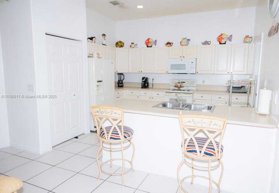 Small Image of 1735 NORTH WEST 77TH AVE, Pembroke Pines Number 10