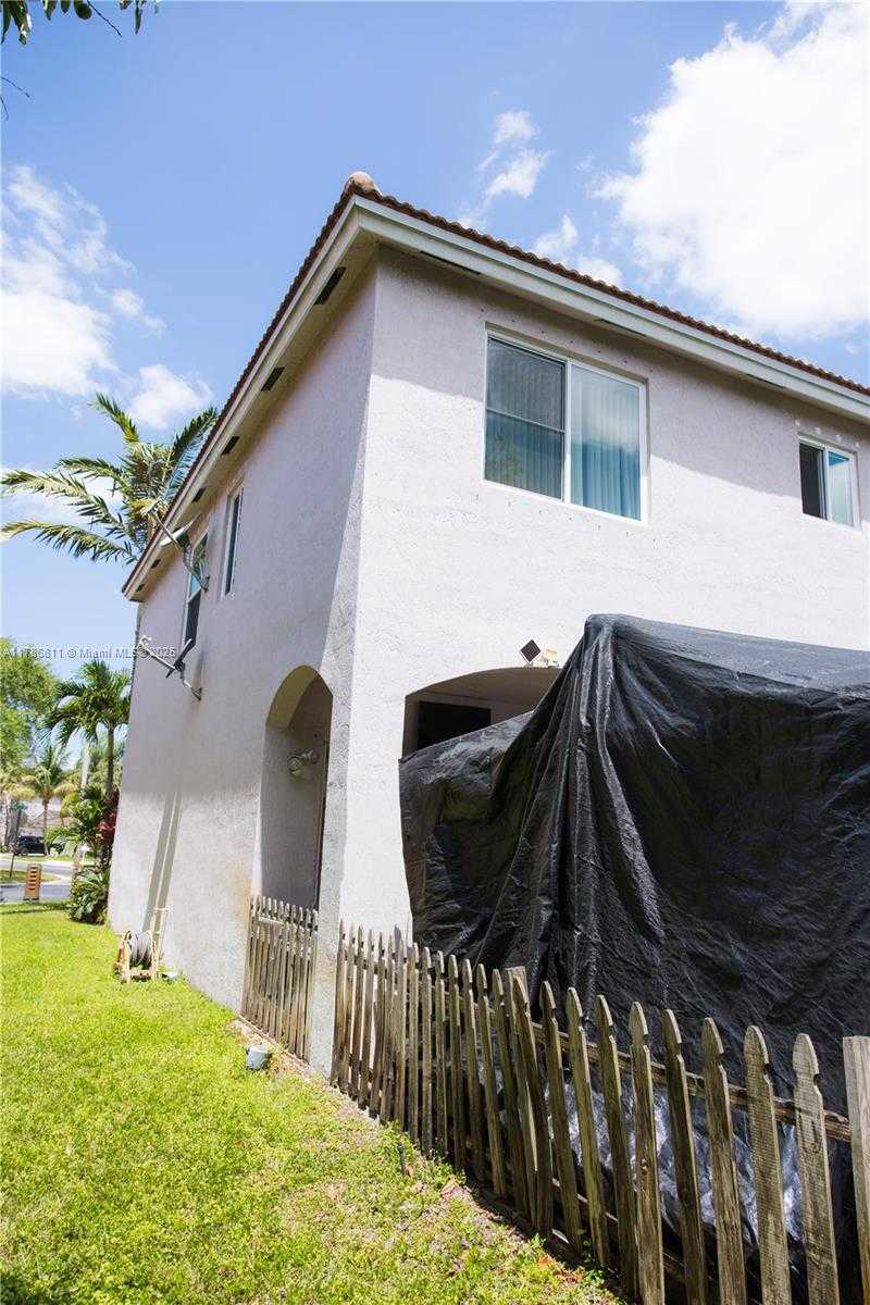 Small Image of 1735 NORTH WEST 77TH AVE, Pembroke Pines Number 18
