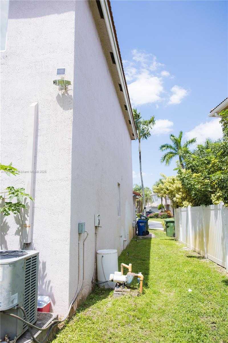 Small Image of 1735 NORTH WEST 77TH AVE, Pembroke Pines Number 19