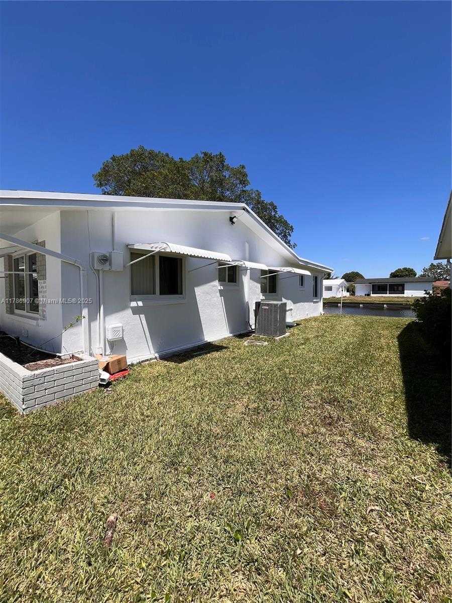 Small Image of 4405 NORTH WEST 46TH ST, Tamarac Number 2