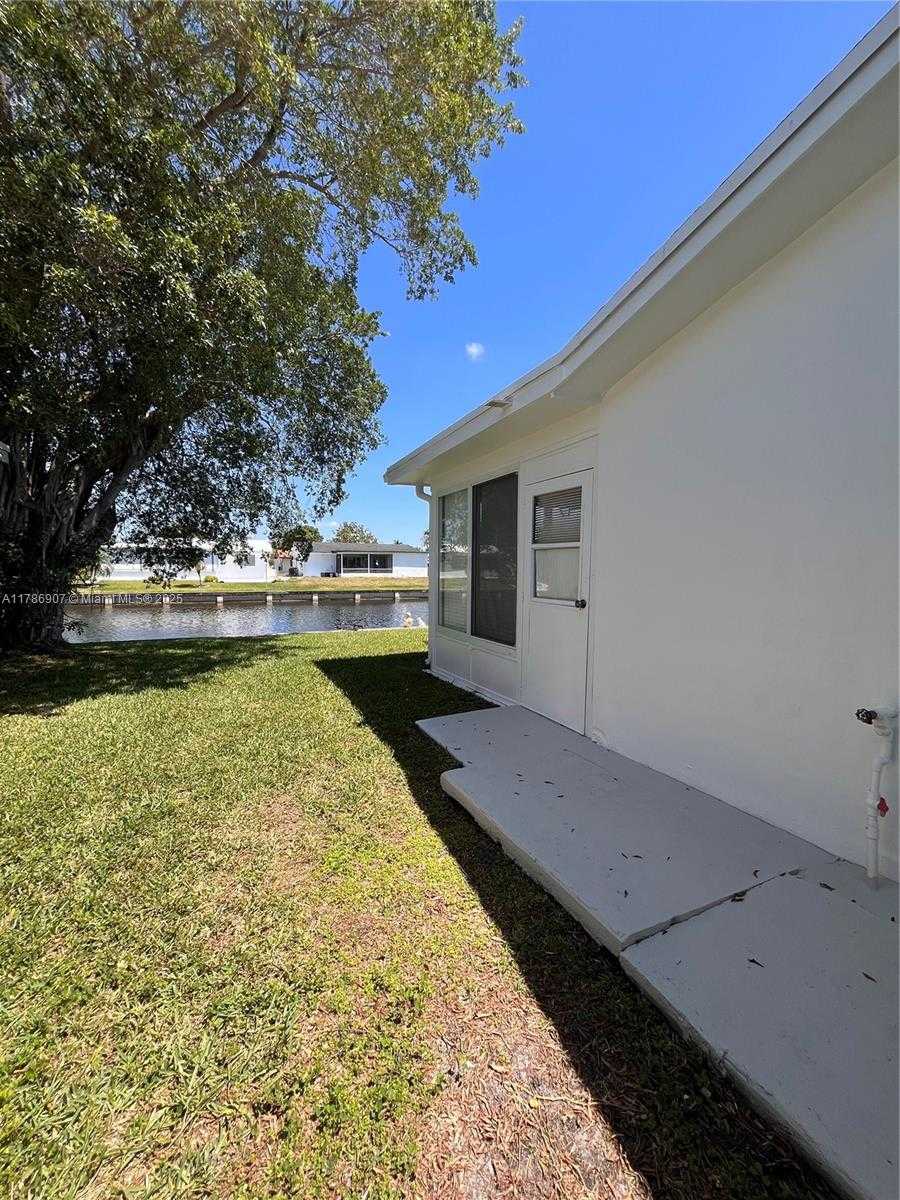 Small Image of 4405 NORTH WEST 46TH ST, Tamarac Number 3