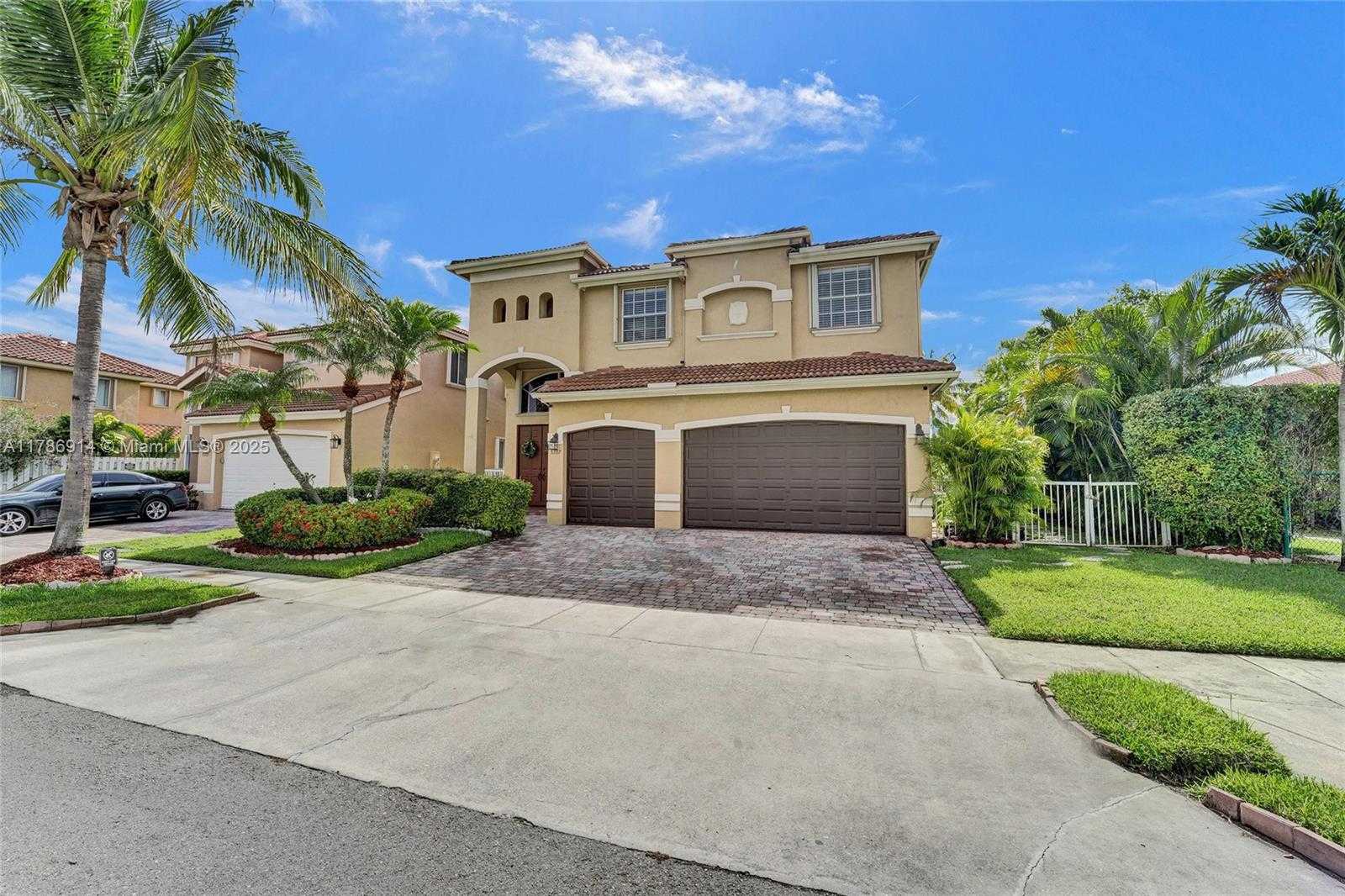 Small Image of 5337 SOUTH WEST 131ST TER, Miramar Number 3