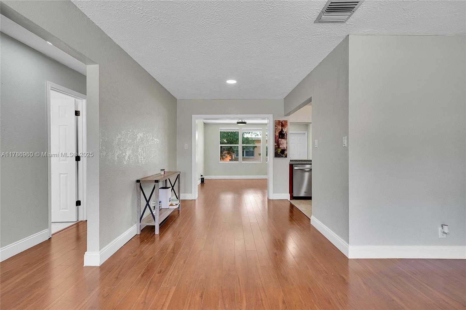 Small Image of 6001 NORTH WEST 66TH TER, Tamarac Number 9