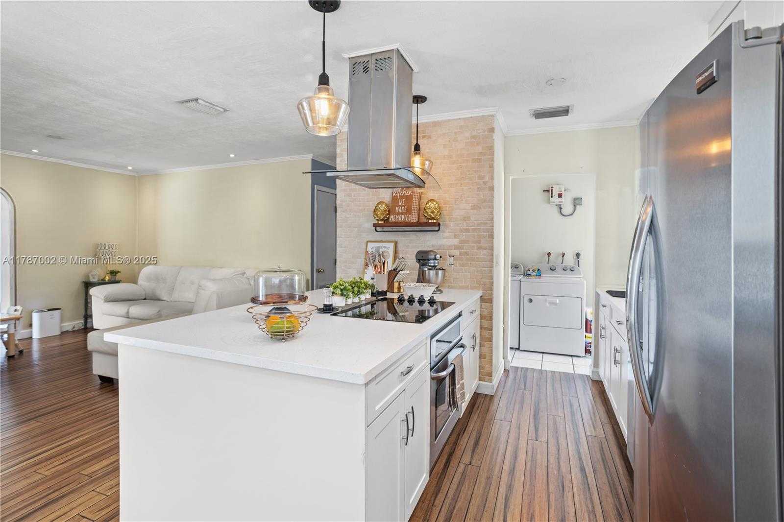 Small Image of 19310 CHRISTMAS RD, Cutler Bay Number 2