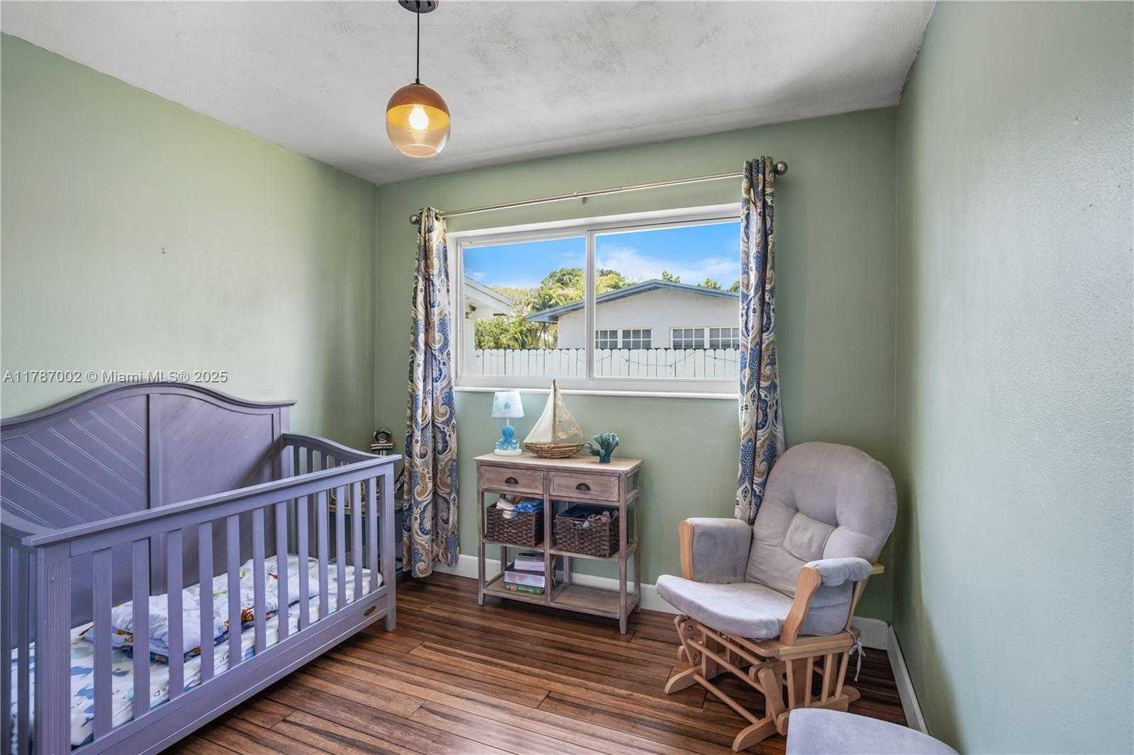 Small Image of 19310 CHRISTMAS RD, Cutler Bay Number 6