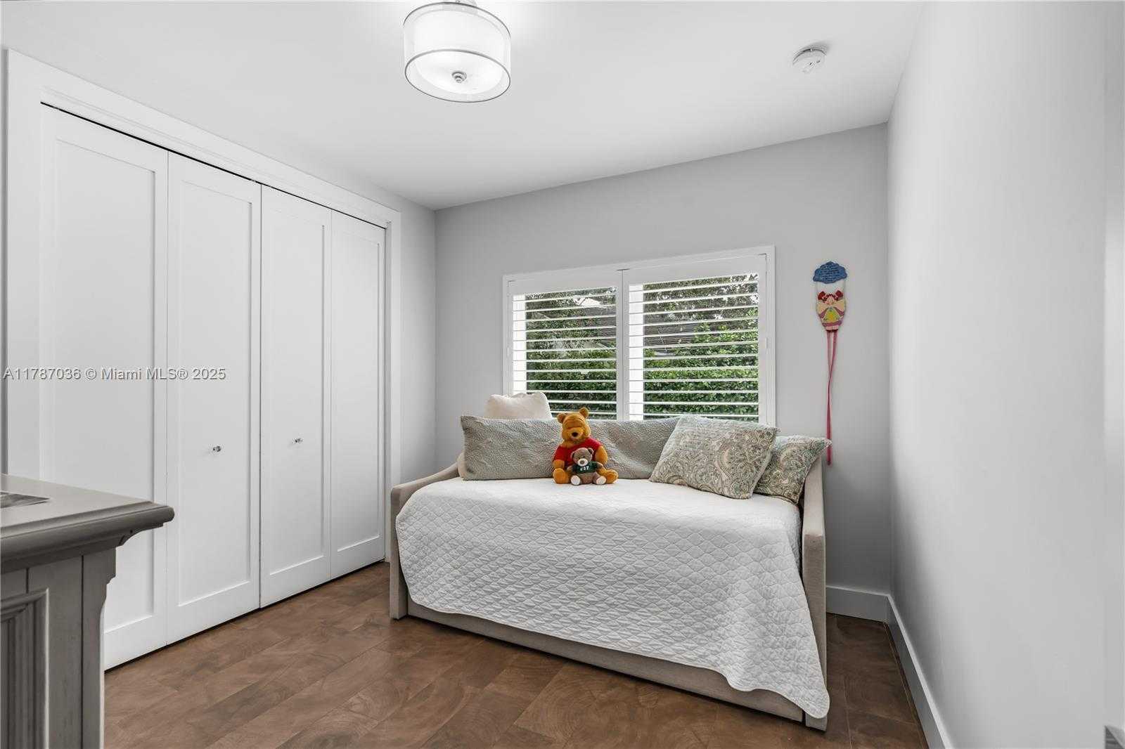 Small Image of 11835 SOUTH WEST 91ST AVE, Miami Number 30