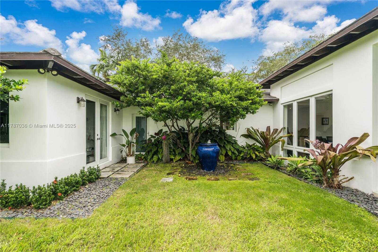 Small Image of 11835 SOUTH WEST 91ST AVE, Miami Number 52