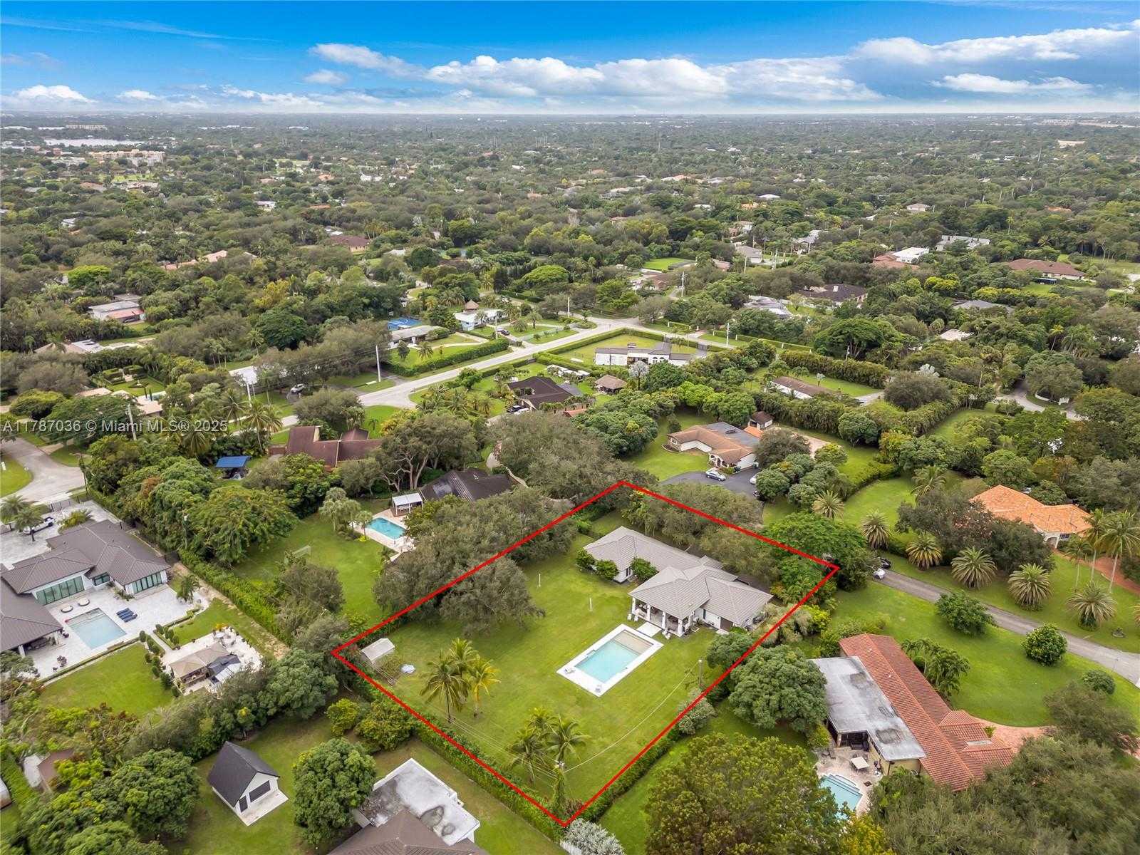 Small Image of 11835 SOUTH WEST 91ST AVE, Miami Number 58