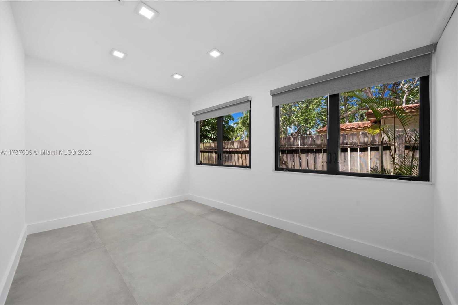 Small Image of 829 SOUTH WEST 4TH CT, Fort Lauderdale Number 13