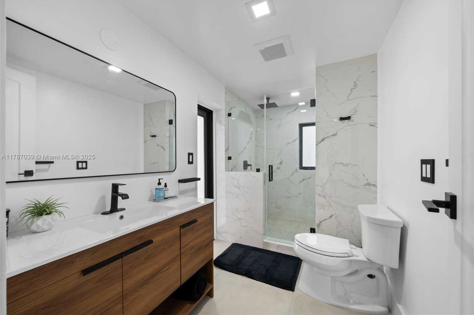Small Image of 829 SOUTH WEST 4TH CT, Fort Lauderdale Number 14